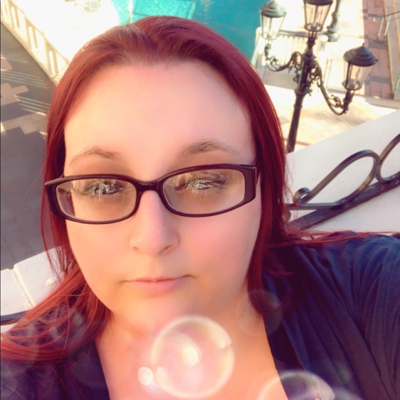 Meet your Posher, Sara - Picture 1 of 1